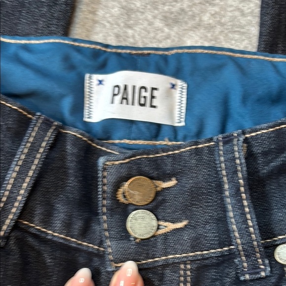👖 Discover timeless elegance with these PAIGE Hidden Hills Straight Jeans! 👖 - Picture 11 of 16
